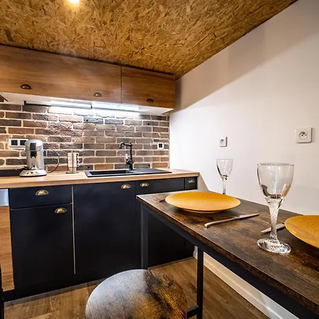 Le Petit Macaron Industriel Hyper Centre 5min Place Stan Insolites *